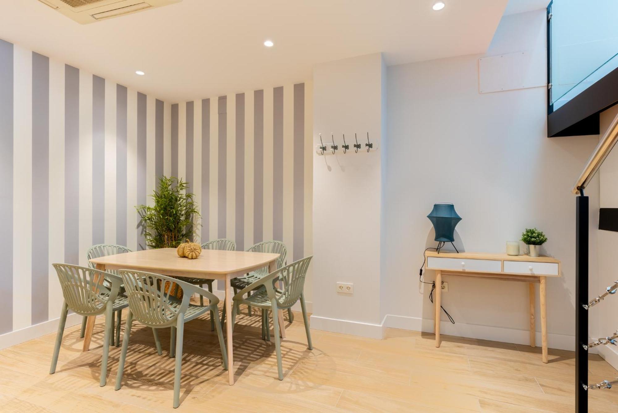 Santa Barbara Central Suites, Sevilla Экстерьер фото